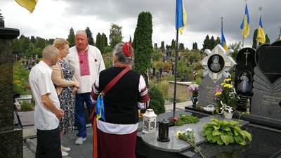 У Тернополі вшанували пам'ять загиблих у російсько-українській війні У Тернополі вшанували пам'ять загиблих у російсько-українській війні