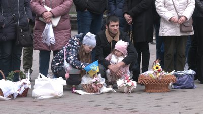 У середмісті Івано-Франківська єпископи УГКЦ та ПЦУ спільно освятили великодні кошики У середмісті Івано-Франківська єпископи УГКЦ та ПЦУ спільно освятили великодні кошики