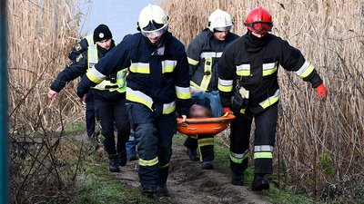 У Миколаєві рятувальники дістали чоловіка з-під бетонних плит