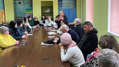 Зустріч голів ОСББ із заступником начальника міського району електромереж Юрієм Наклюцьким Зустріч голів ОСББ із заступником начальника міського району електромереж Юрієм Наклюцьким