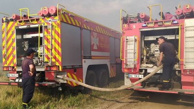 На Миколаївщині за добу рятувальники загасили 18 пожеж, дві з яких виникли через обстріли