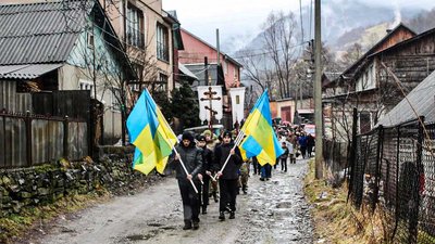 На Закарпатті попрощалися із полеглим воїном Романом Варцабою