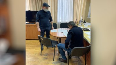 Посадовцю Ніжинського райвідділу поліції, якого викрили на хабарі, повідомили про підозру, — ДБР Посадовцю Ніжинського райвідділу поліції, якого викрили на хабарі, повідомили про підозру, — ДБР