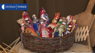На Черкащині зібрали колекцію українських іграшок На Черкащині зібрали колекцію українських іграшок