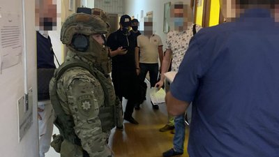 На Харківщині двох податкових інспекторів підозрюють у збитках державі на 8 млн грн На Харківщині двох податкових інспекторів підозрюють у збитках державі на 8 млн грн