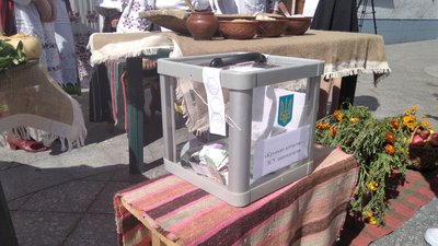 Нематеріальна спадщина України: у Житомирі навчали готувати старовинну обрядову страву крупки та збирали гроші для ЗСУ Нематеріальна спадщина України: у Житомирі навчали готувати старовинну обрядову страву крупки та збирали гроші для ЗСУ
