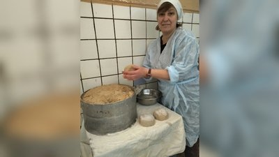 Монологи блокадного Чернігова. Жителька обласного центру пече хліб для містян та військовослужбовців Монологи блокадного Чернігова. Жителька обласного центру пече хліб для містян та військовослужбовців