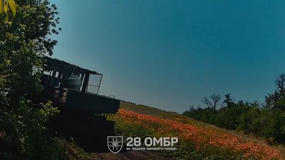 Авто, на якому евакуювали поранених бійців на Костянтинівському напрямку