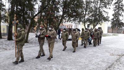 У Сумах прощаються з прикордонником Олександром Кульговим У Сумах прощаються з прикордонником Олександром Кульговим