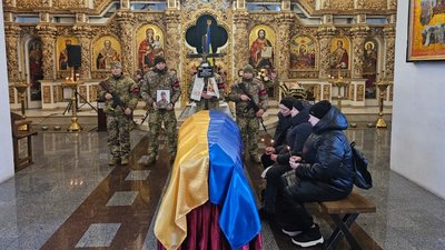 У Полтаві попрощались із 22-річним воїном Кирилом Садовським