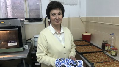 У Житомирі працівниці лабцентру щотижня готують по шість тонн їжі для ЗСУ У Житомирі працівниці лабцентру щотижня готують по шість тонн їжі для ЗСУ