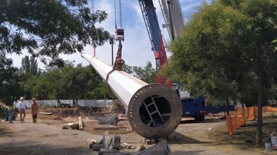 У Миколаєві встановили 72-метровий флагшток для державного прапора У Миколаєві встановили 72-метровий флагшток для державного прапора