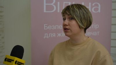 “Треба донатити, ніхто нам цю перемогу не подарує”: як переселенка із Сєверодонецька адаптувалась у Сумах “Треба донатити, ніхто нам цю перемогу не подарує”: як переселенка із Сєверодонецька адаптувалась у Сумах