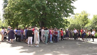 Батьки учнів на Черкащині просять припинити реорганізацію школи Батьки учнів на Черкащині просять припинити реорганізацію школи