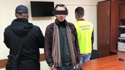 У Львові іноземець жив у ТРЦ, переховуються від правоохоронців