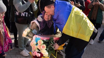 На Вінниччині зустрічають звільненого з полону захисника Миколу Синишина
