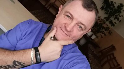"З військовими ми жартуємо, на оптимізмі все тримається": волонтер Ігор Шевчук про поїздки на схід "З військовими ми жартуємо, на оптимізмі все тримається": волонтер Ігор Шевчук про поїздки на схід