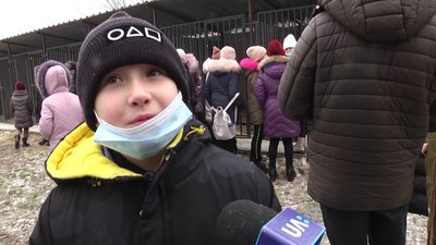 На Житомирщині школярі зібрали гроші й купили корм, іграшки та ліки для безпритульних тварин На Житомирщині школярі зібрали гроші й купили корм, іграшки та ліки для безпритульних тварин