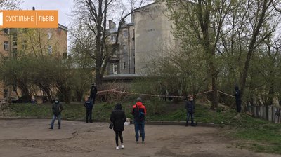 Біля львівської лікарні пролунав вибух: загинув чоловік Біля львівської лікарні пролунав вибух: загинув чоловік