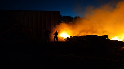 На Дніпропетровщині горіло деревообробне підприємство