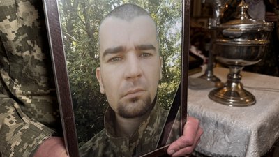 У Полтаві попрощалися із солдатом Сергієм Колотієм У Полтаві попрощалися із солдатом Сергієм Колотієм