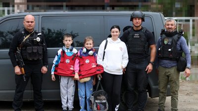 Херсонщина, евакуація, червона зона, поліція, волонтери