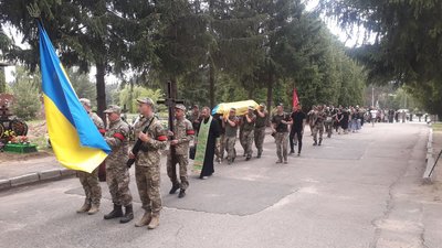 "Повернувся з-за кордону, щоб захищати Україну". У Сумах попрощалися з Віталієм Паськом "Повернувся з-за кордону, щоб захищати Україну". У Сумах попрощалися з Віталієм Паськом
