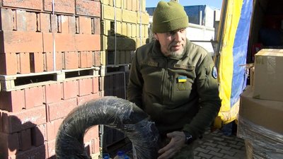 Волонтери з Луцька повезли допомогу бійцям на Харківському та Донецькому напрямках Волонтери з Луцька повезли допомогу бійцям на Харківському та Донецькому напрямках