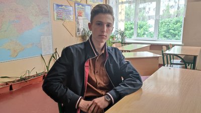 Без Останнього дзвоника та ЗНО. Дніпровські випускники про те, як війна змінила їхні плани Без Останнього дзвоника та ЗНО. Дніпровські випускники про те, як війна змінила їхні плани
