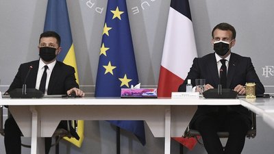 Після зустрічі з Зеленським Макрон анонсував переговори з Путіним