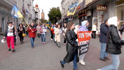 У Вінниці відбувся автопробіг на підтримку полонених захисників Маріуполя У Вінниці відбувся автопробіг на підтримку полонених захисників Маріуполя