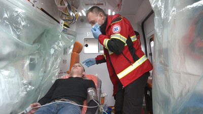 Волинські рятувальники тренувалися гасити пожежу у готелі Волинські рятувальники тренувалися гасити пожежу у готелі