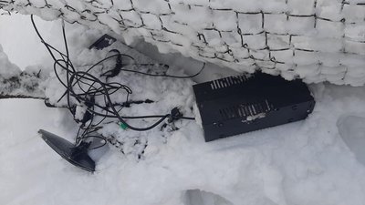 На Одещині чоловік заліз до будівлі сільради, взяв комп’ютер та закопав його в снігу – поліція