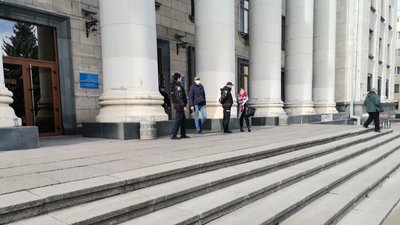 У Житомирі поліція перевіряє повідомлення про замінування суду У Житомирі поліція перевіряє повідомлення про замінування суду
