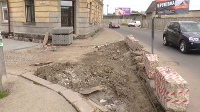 Десятки років без ремонту. У Франківську продовжили лагодити вулицю Стефаника Десятки років без ремонту. У Франківську продовжили лагодити вулицю Стефаника