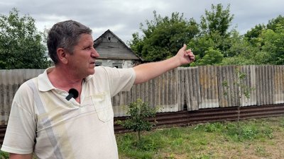 "З чимось вогняним. І чотири вибухи": що розповідають жителі села Сменівка про атаку КАБами "З чимось вогняним. І чотири вибухи": що розповідають жителі села Сменівка про атаку КАБами