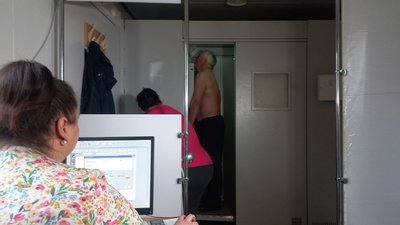 В село Семенівка на Сумщині приїхав рухомий флюорографічний кабінет В село Семенівка на Сумщині приїхав рухомий флюорографічний кабінет