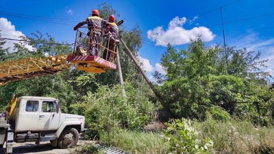 Близько 700 тисяч споживачів по всій Україні залишаються без світла — Міненерго