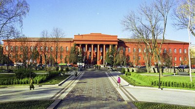 У Києві на дистанційне навчання перейшли три університети