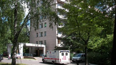 Без ознак насильницької смерті: біля лікарні Черкас виявили тіло чоловіка
