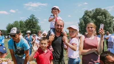 "Тракторфест": на Черкащині влаштували перегони на сільськогосподарській техніці "Тракторфест": на Черкащині влаштували перегони на сільськогосподарській техніці