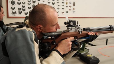 Олександр Недашковський на змаганнях Повітряних сил США з кульової стрільби