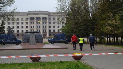 Пускають по двоє та в масках: як проходять роковини 2 травня Одесі Пускають по двоє та в масках: як проходять роковини 2 травня Одесі