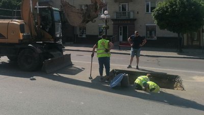 Ремонт зливової каналізації на проспекті Волі у Луцьку, 8 червня 2026 року