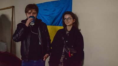 Підтримуємо армію і самих себе: у Черкасах відбувся "Квартирник в укритті" Підтримуємо армію і самих себе: у Черкасах відбувся "Квартирник в укритті"