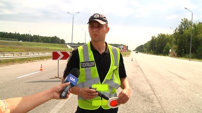 Ремонтують аварійні ділянки об'їзної Житомира Ремонтують аварійні ділянки об'їзної Житомира
