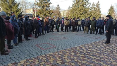 У Новомиргороді протестують проти щомісячних премій міському голові і працівникам міськради