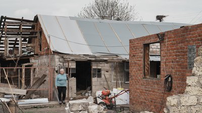 Пошкоджений через удари дронів РФ будинок у Золочеві, травень 2026 року