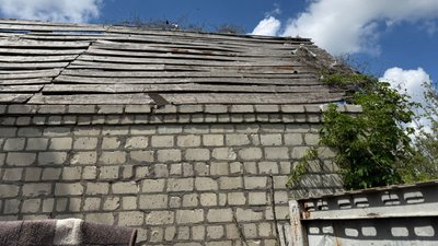 пошкоджений будинок