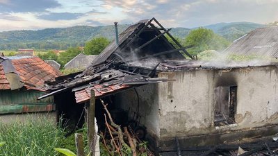 У селі на Закарпатті горів будинок. На місці пожежі виявили тіло власника будинку